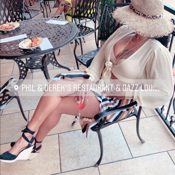 Outfit for sale skirt and shirt express large worn once - Picture 4 of 4